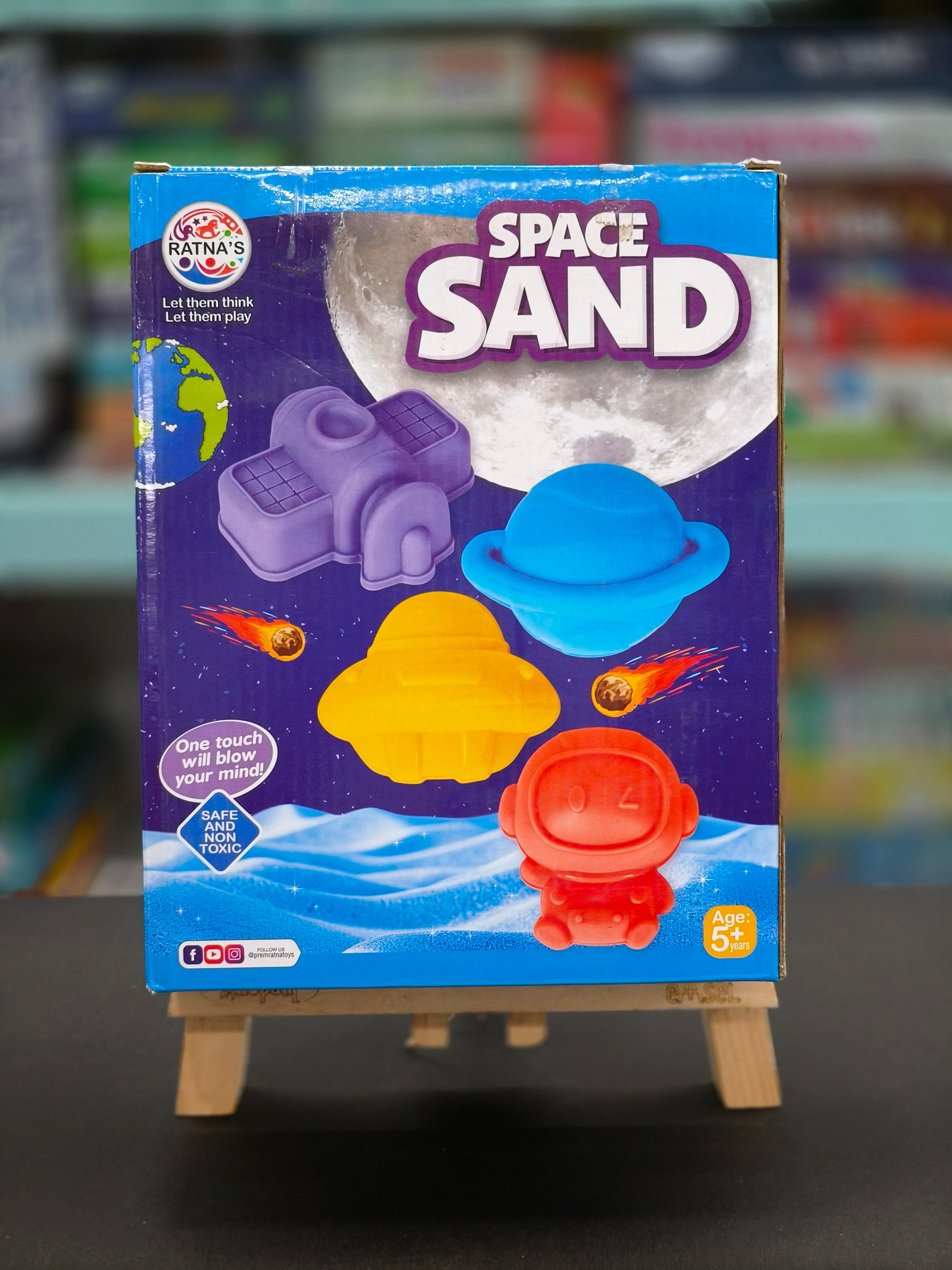 RATNA'S Space Sand Set | 600g Magic Sand with 4 Space-Themed Moulds, 2 Colour Sand | Indoor Play Sand | Smooth Non-Sticky Sand Activity | For Kids Ages 5 Years & Above - KtoY