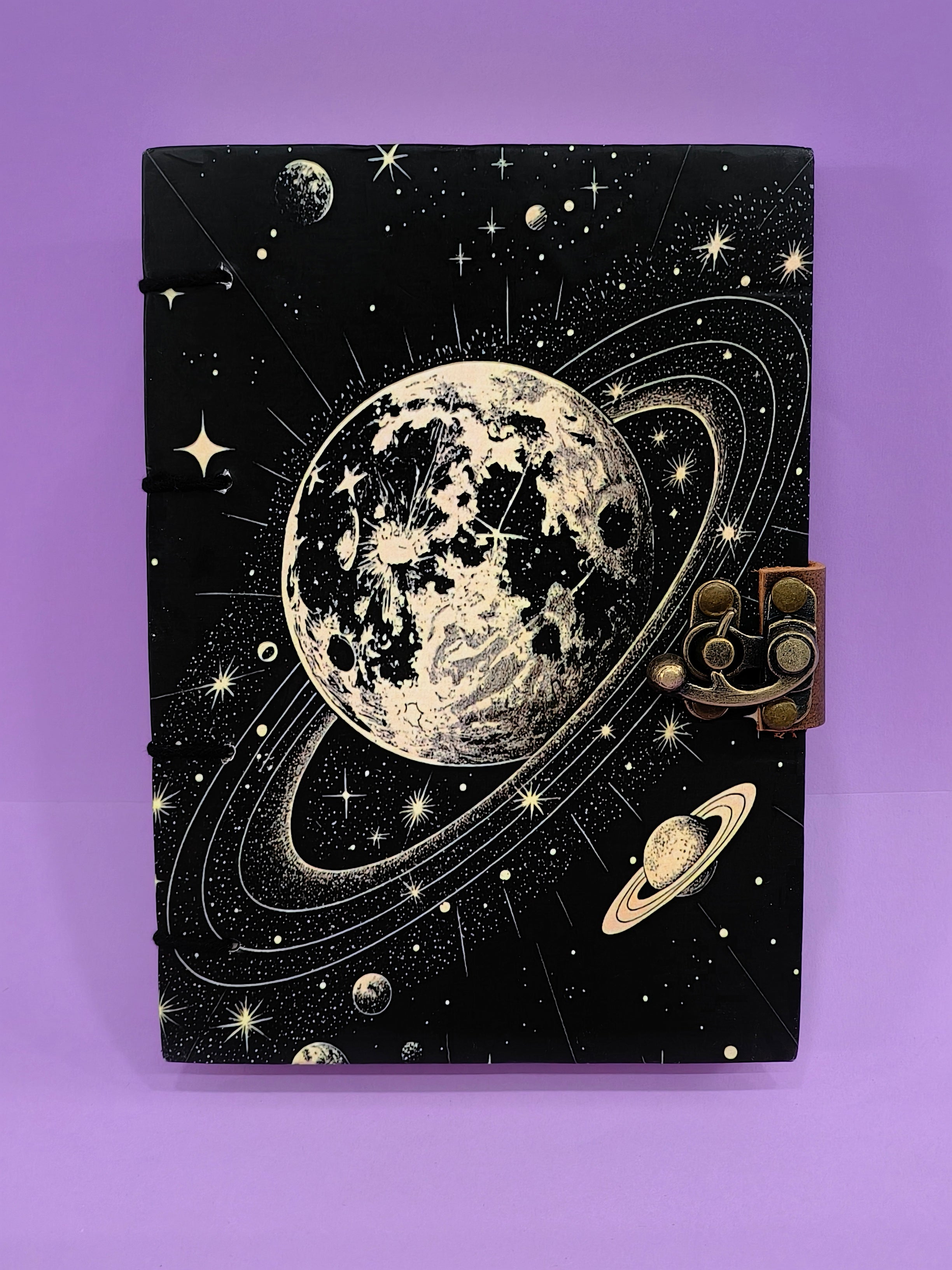 Vintage Aesthetic Hardcover Journal with Metal Clasp | Writing Notebook | 5 * 7 inch, 200 pages