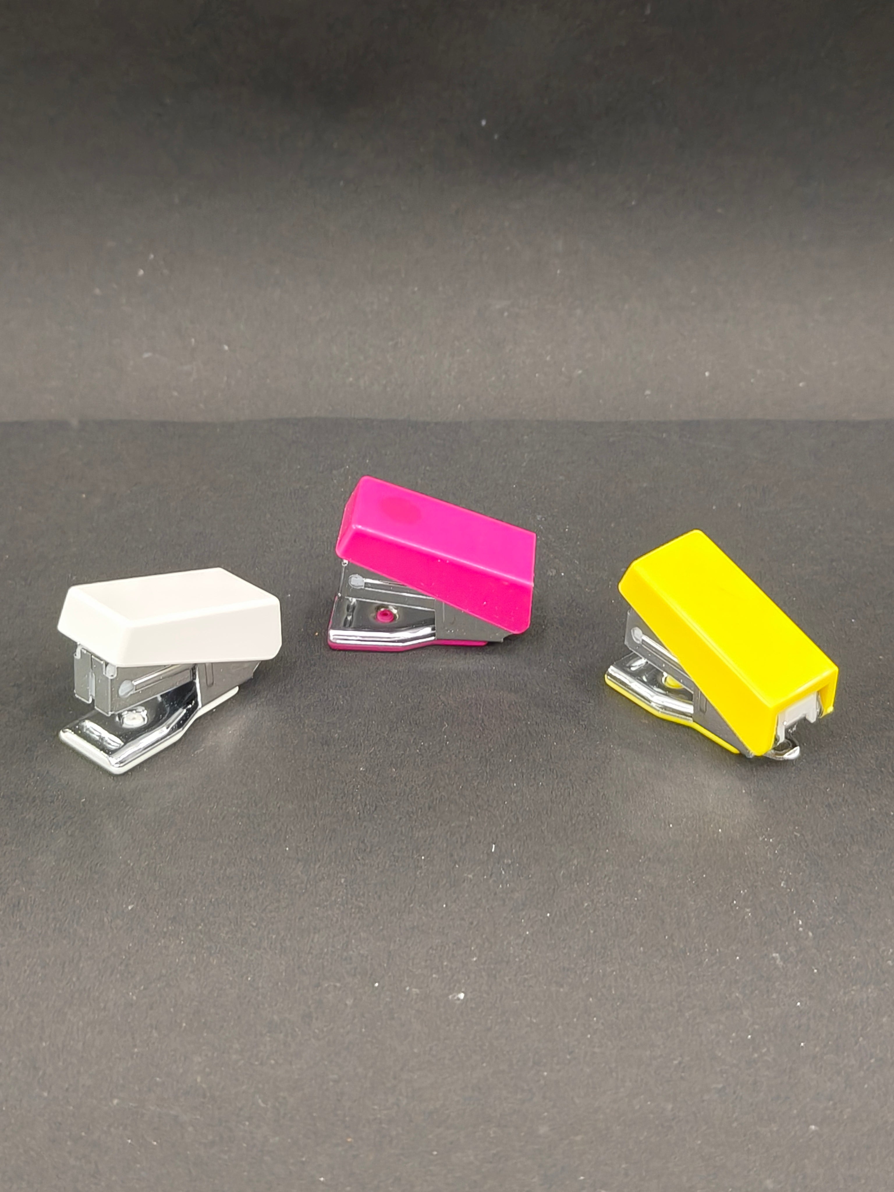 Kangaro M-10 Stapler| Portable, Sturdy & Durable | Suitable for 10 Sheets | Perfect for Home, School, Office & Carrying along | Pack of 1 M-10 Stapler with 5 Boxes of Kangaro No. 10 Pins