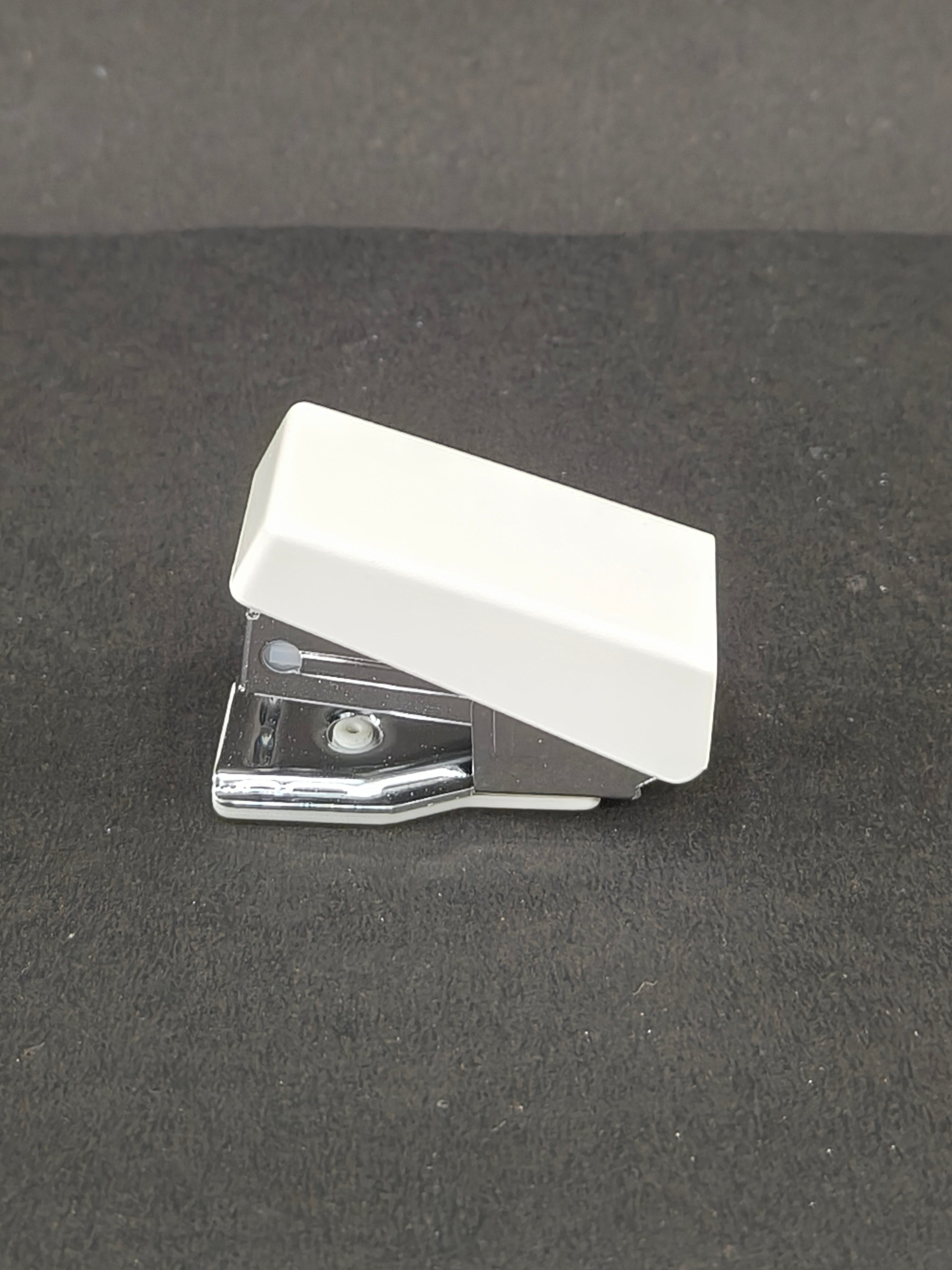 Kangaro M-10 Stapler| Portable, Sturdy & Durable | Suitable for 10 Sheets | Perfect for Home, School, Office & Carrying along | Pack of 1 M-10 Stapler with 5 Boxes of Kangaro No. 10 Pins