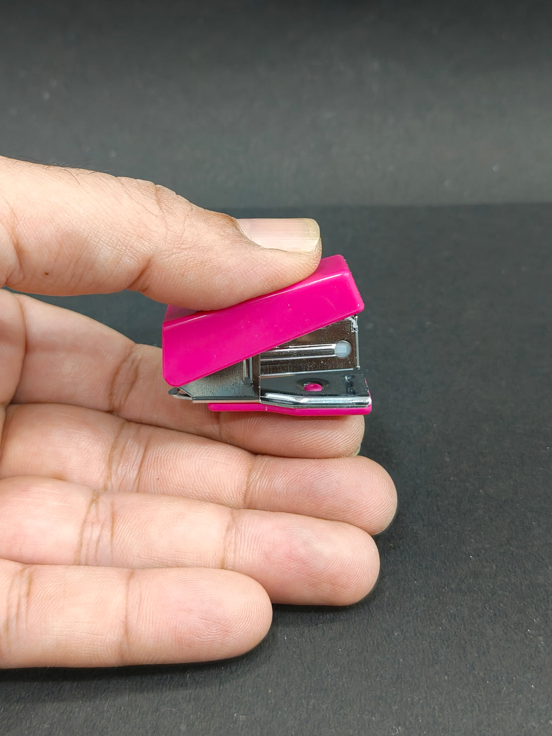 Kangaro M-10 Stapler| Portable, Sturdy & Durable | Suitable for 10 Sheets | Perfect for Home, School, Office & Carrying along | Pack of 1 M-10 Stapler with 5 Boxes of Kangaro No. 10 Pins