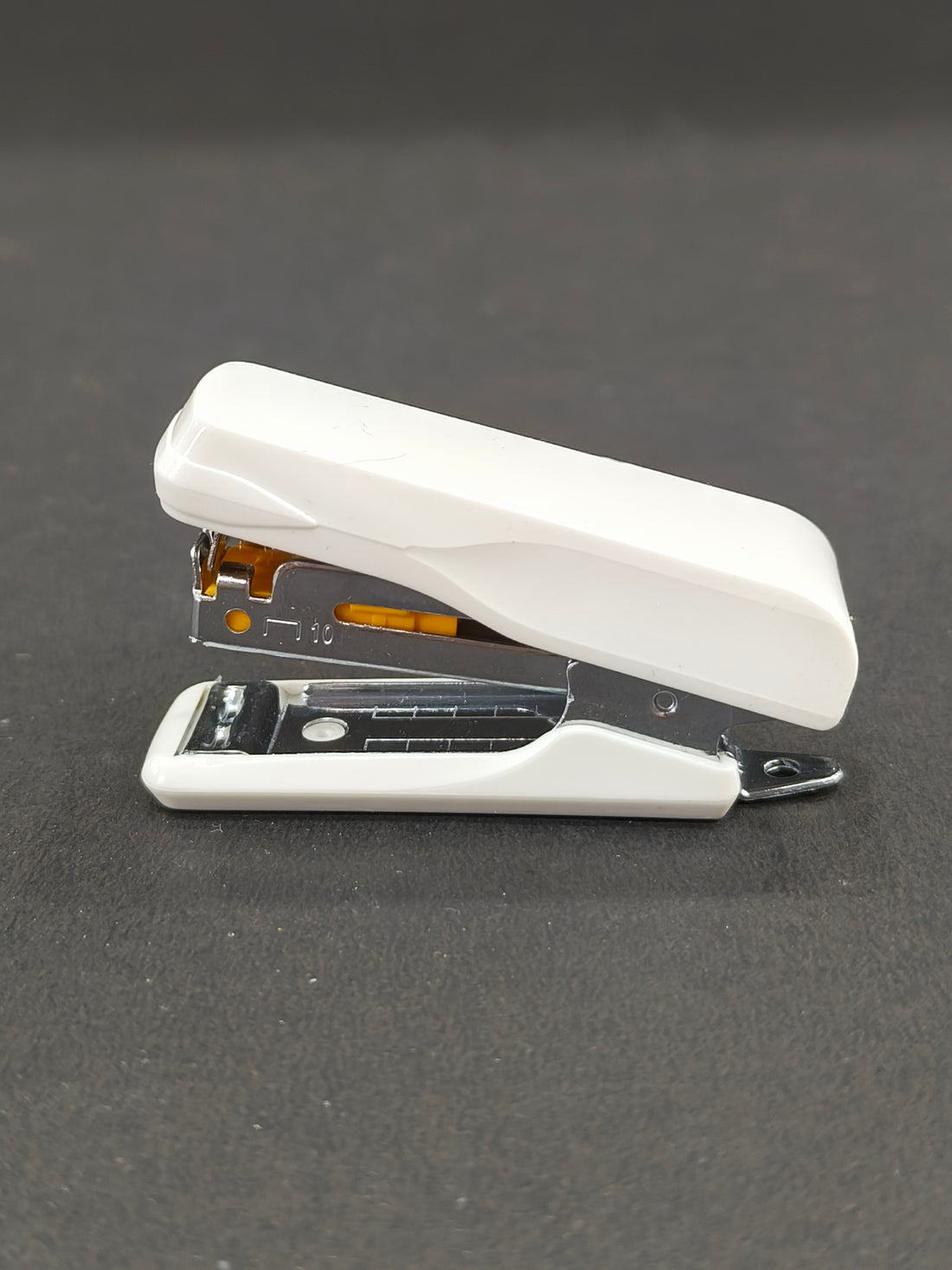 Kangaro Mini 10 Stapler| Portable, Sturdy & Durable | Perfect for Home, School, Office & Carrying along | Pack of 1 Mini 10 Stapler with 5 Boxes of Kangaro No. 10 Pins