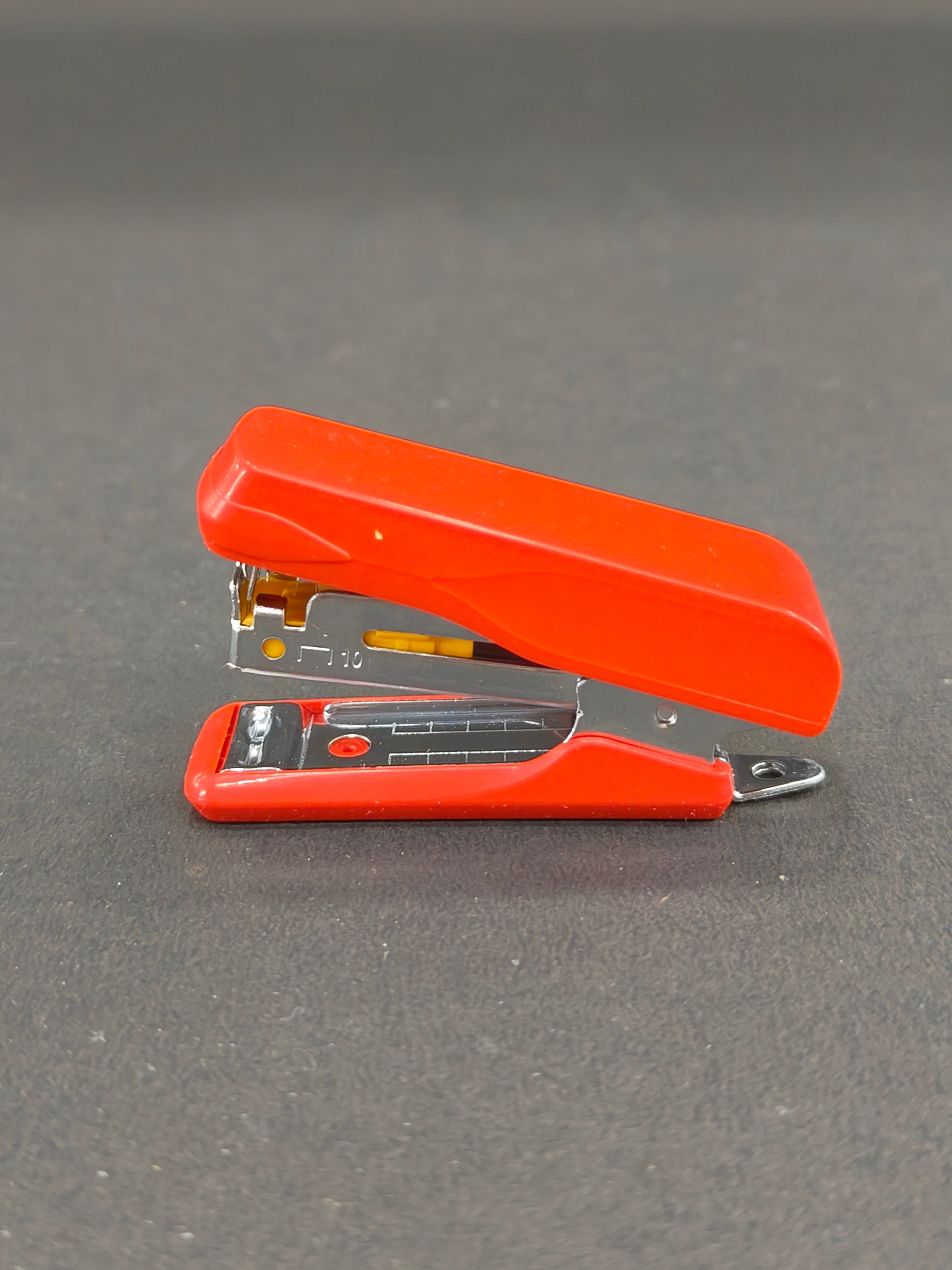 Kangaro Mini 10 Stapler| Portable, Sturdy & Durable | Perfect for Home, School, Office & Carrying along | Pack of 1 Mini 10 Stapler with 5 Boxes of Kangaro No. 10 Pins