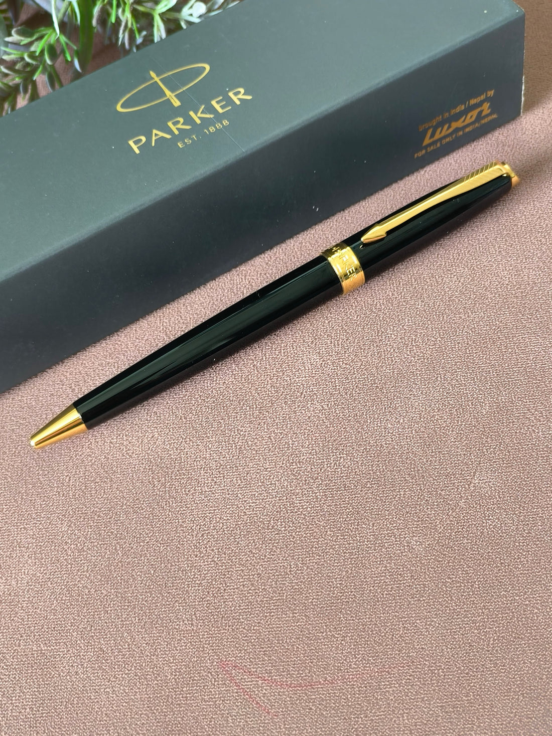 Parker Fusion Laque Black Gold Trim Ballpoint Pen, Luxurious and Professional, Perfect for Office, College, and Personal Use, Smooth Writing