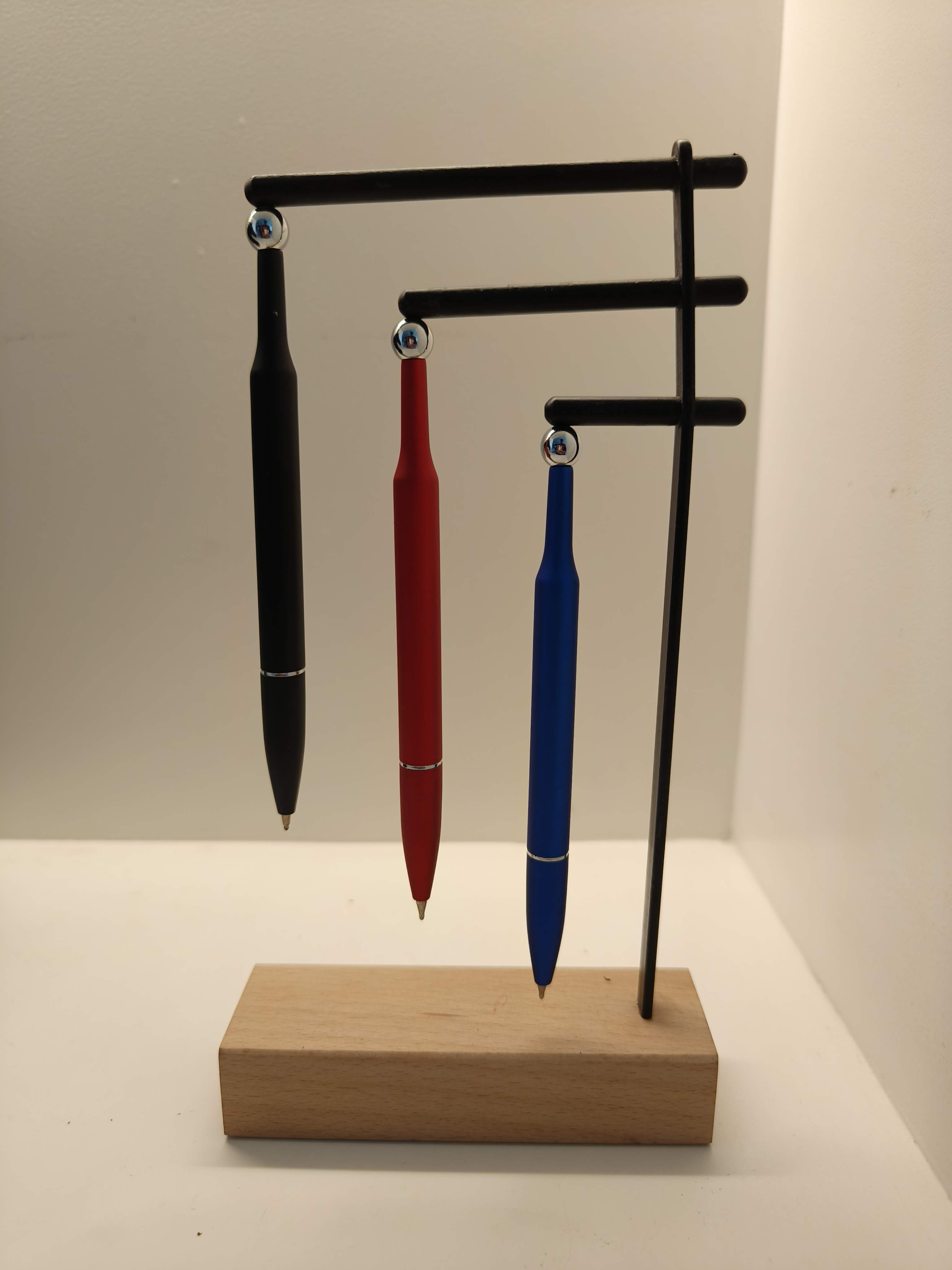 Elegant & Classic 3 In 1 Set Of Metallic Pen With Magnet & Metallic Stand With Wooden Base | Customise Name on Wooden Stand