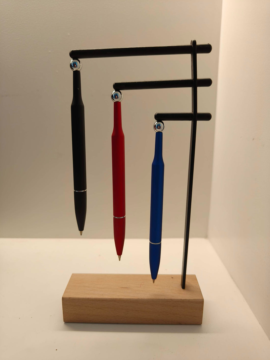 Elegant & Classic 3 In 1 Set Of Metallic Pen With Magnet & Metallic Stand With Wooden Base | Customise Name on Wooden Stand