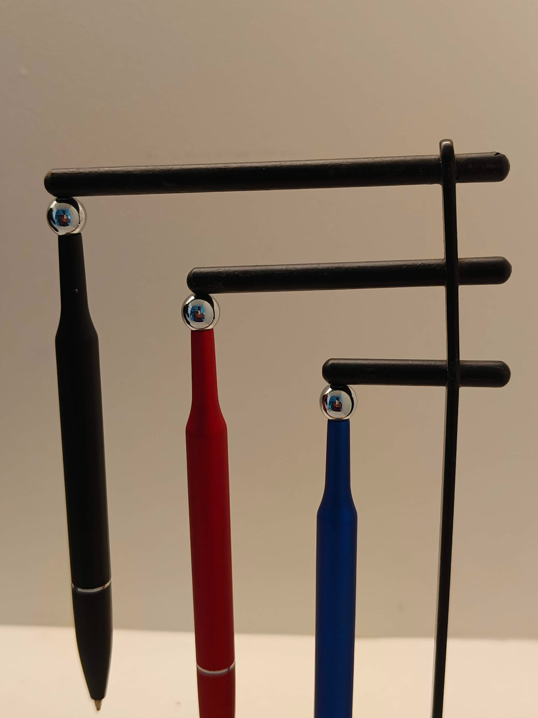 Elegant & Classic 3 In 1 Set Of Metallic Pen With Magnet & Metallic Stand With Wooden Base | Customise Name on Wooden Stand