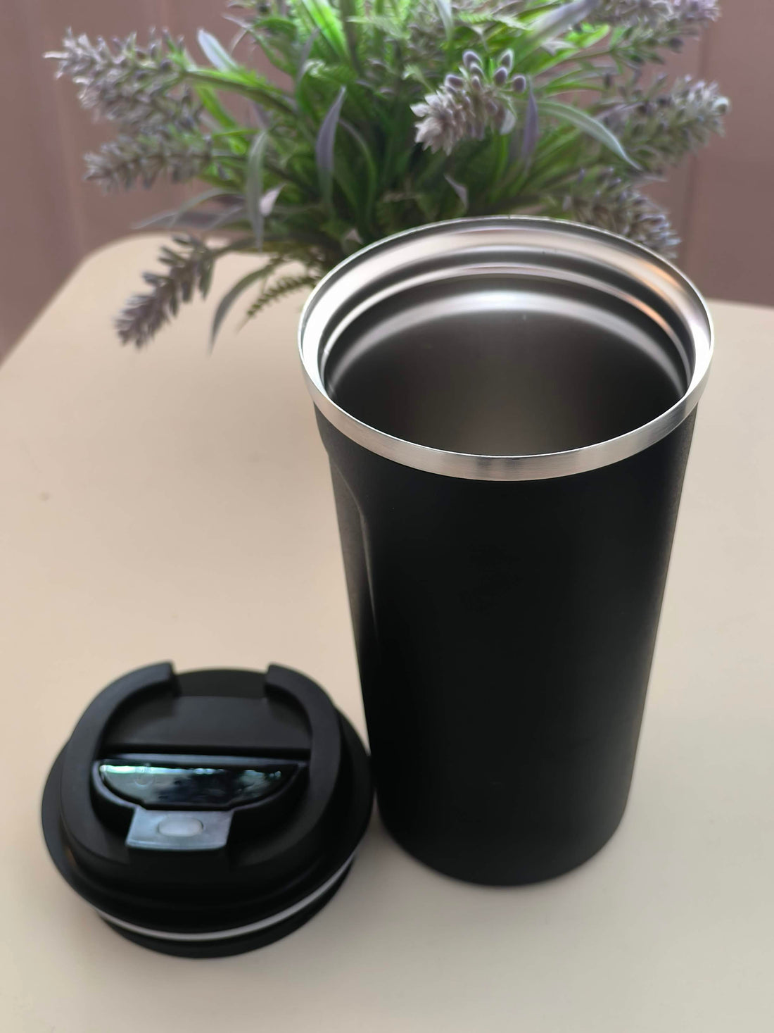 Digital Temperature Display Coffee Travel Mug 500ml | Stainless Steel Vacuum Insulated Thermos Flask | Leak-Proof Portable Coffee Cup for Travel & Office (Black)