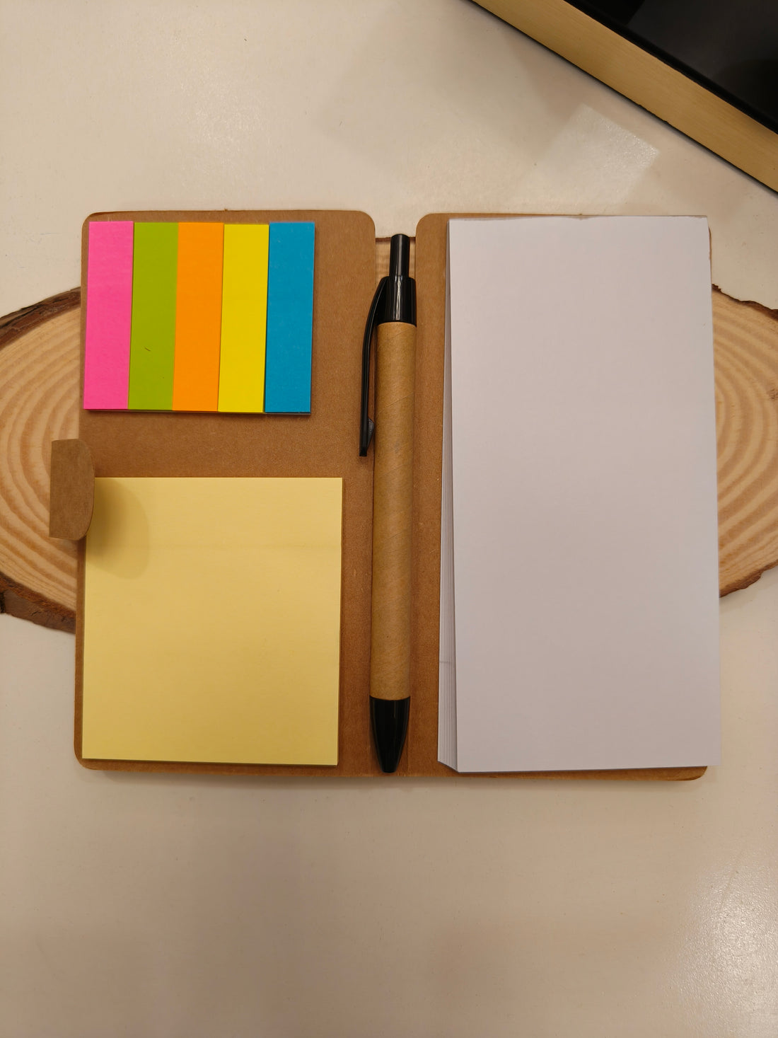 Memo Note Making Pad With Sticky Notes Colourful Flags And A Pen Small In Size Light In Weight Eco-Friendly Carry Along Writing Notes School College University Office Desktop Use Student And Teacher Aid For Notes Reading Bookmark