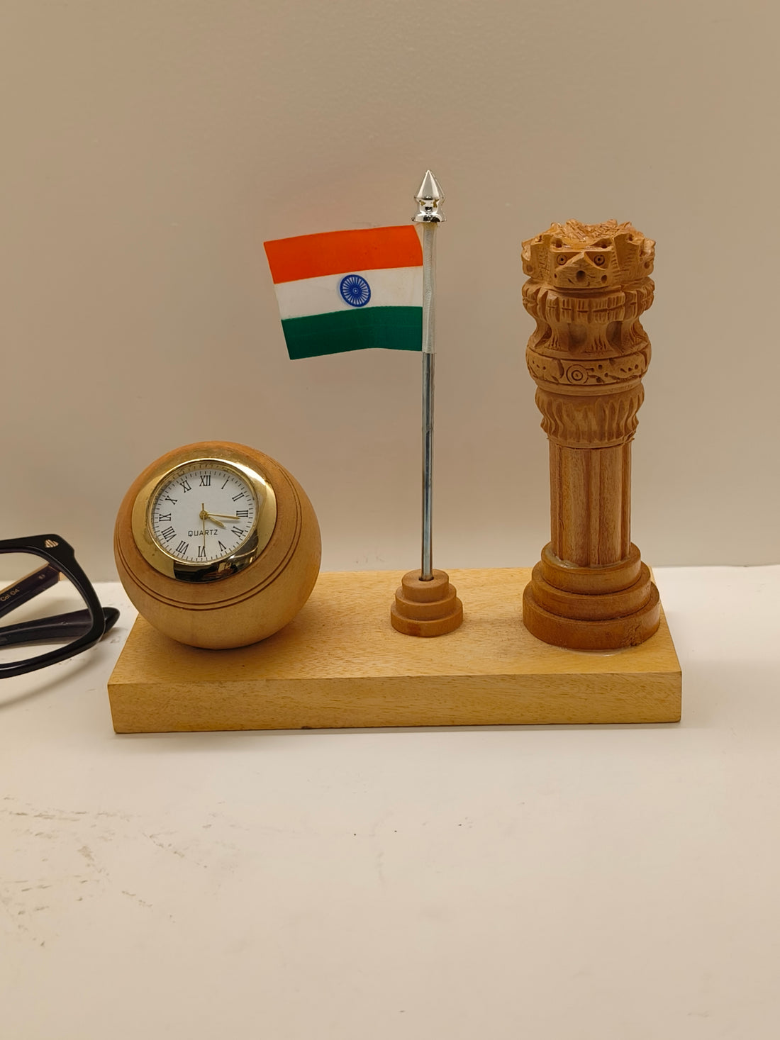 Pen Holder with National Flag and Analog Watch, Brown