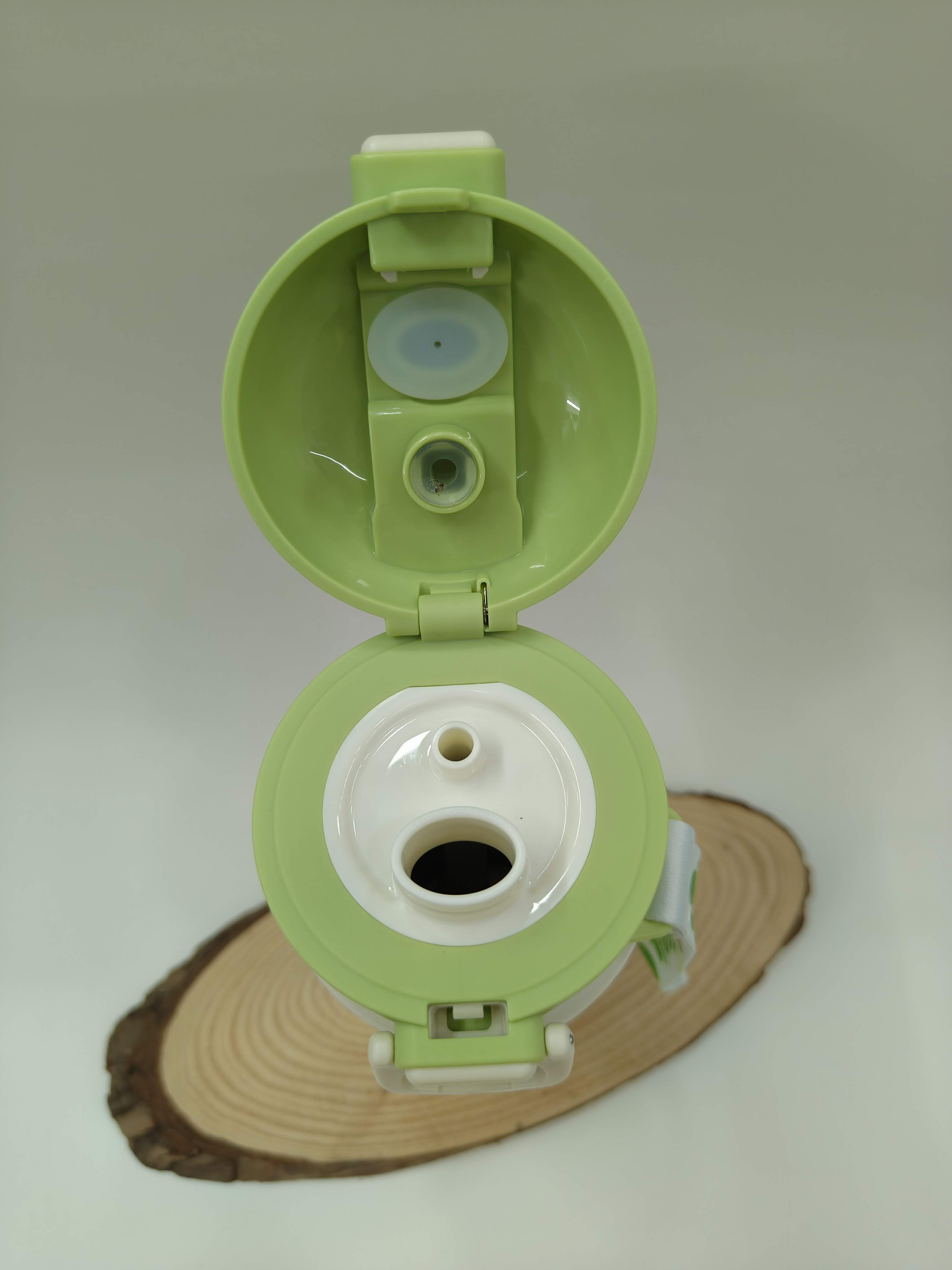 Stainless Steel Water Bottle for Kids - Hot and Cold Beverages | Leak Proof Double Walled Insulated Vacuum Water Bottle 700 ml