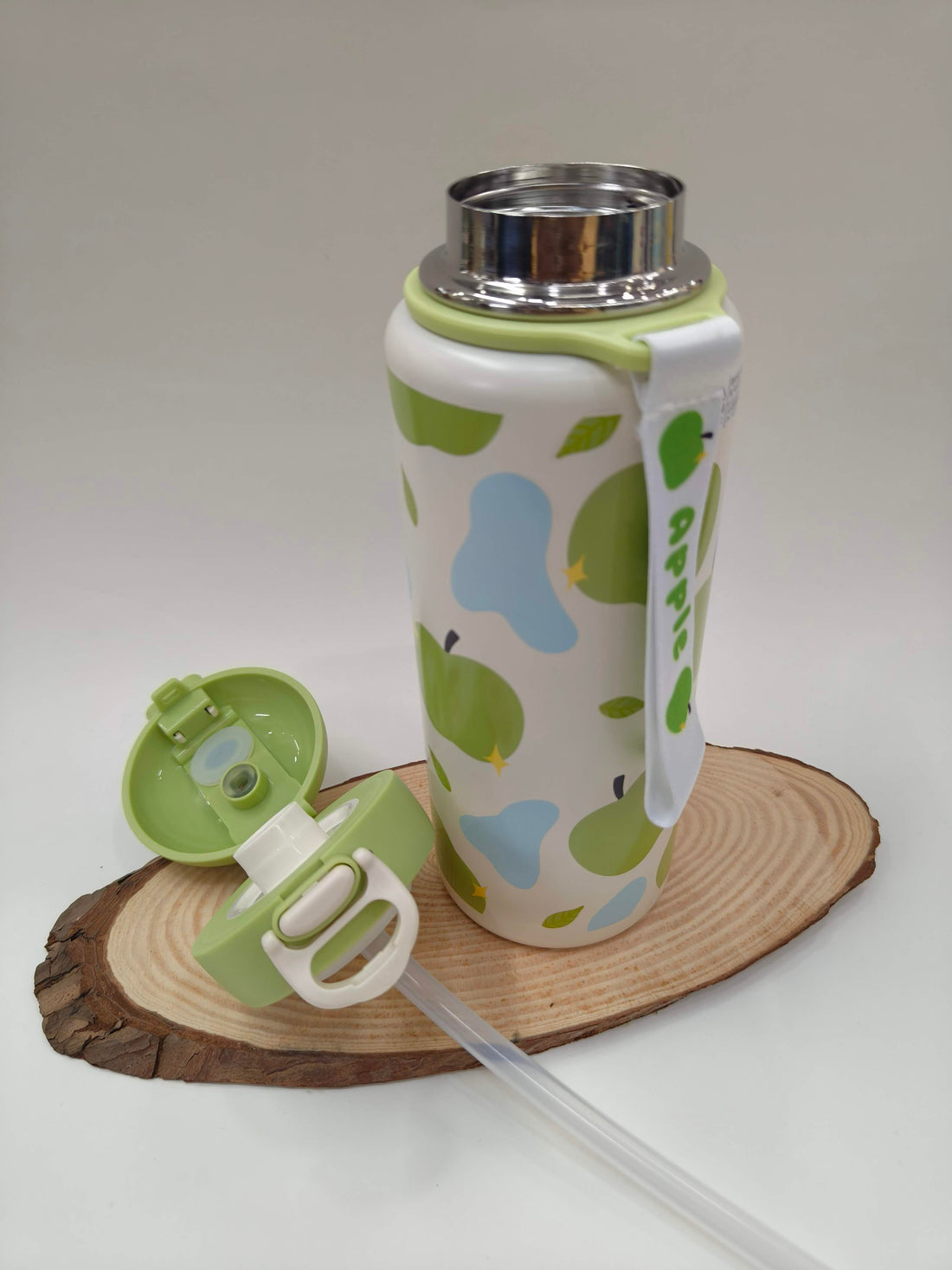 Stainless Steel Water Bottle for Kids - Hot and Cold Beverages | Leak Proof Double Walled Insulated Vacuum Water Bottle 700 ml