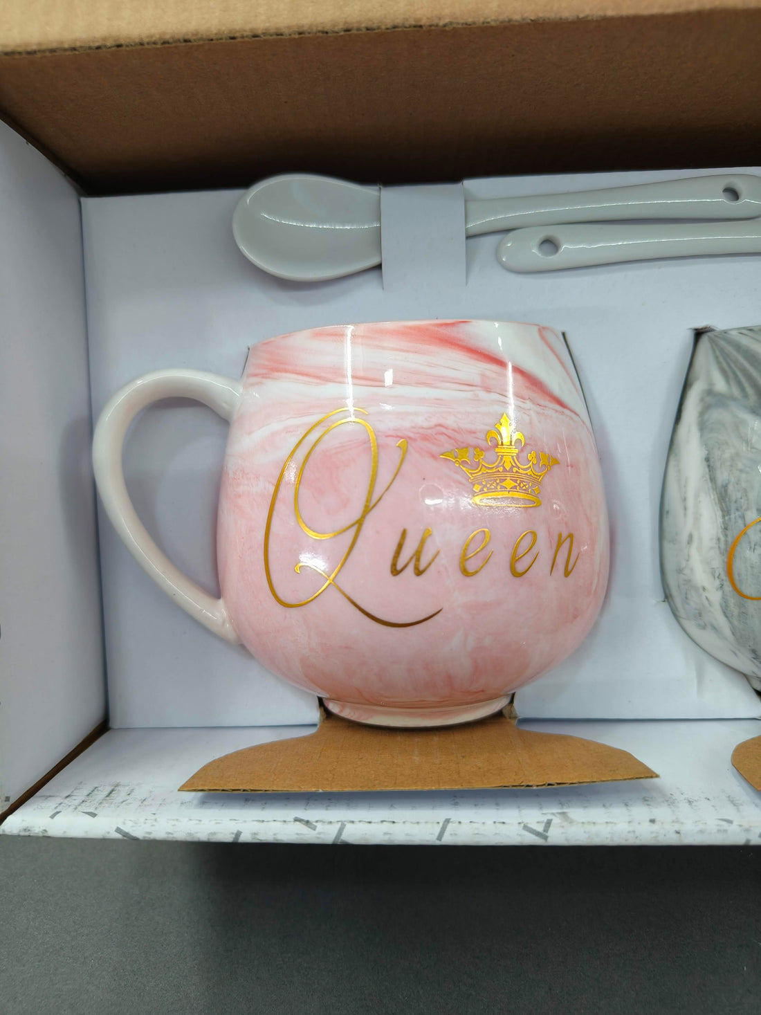 Royal Crown King and Queen Ceramic Coffee Mugs Set with Gold Spoon | Grey and Pink Marble Pattern, Gold Crown Design  | Tea Coffee Mugs | Gift for Couple, Wedding, Anniversary, Friends | Set of 2