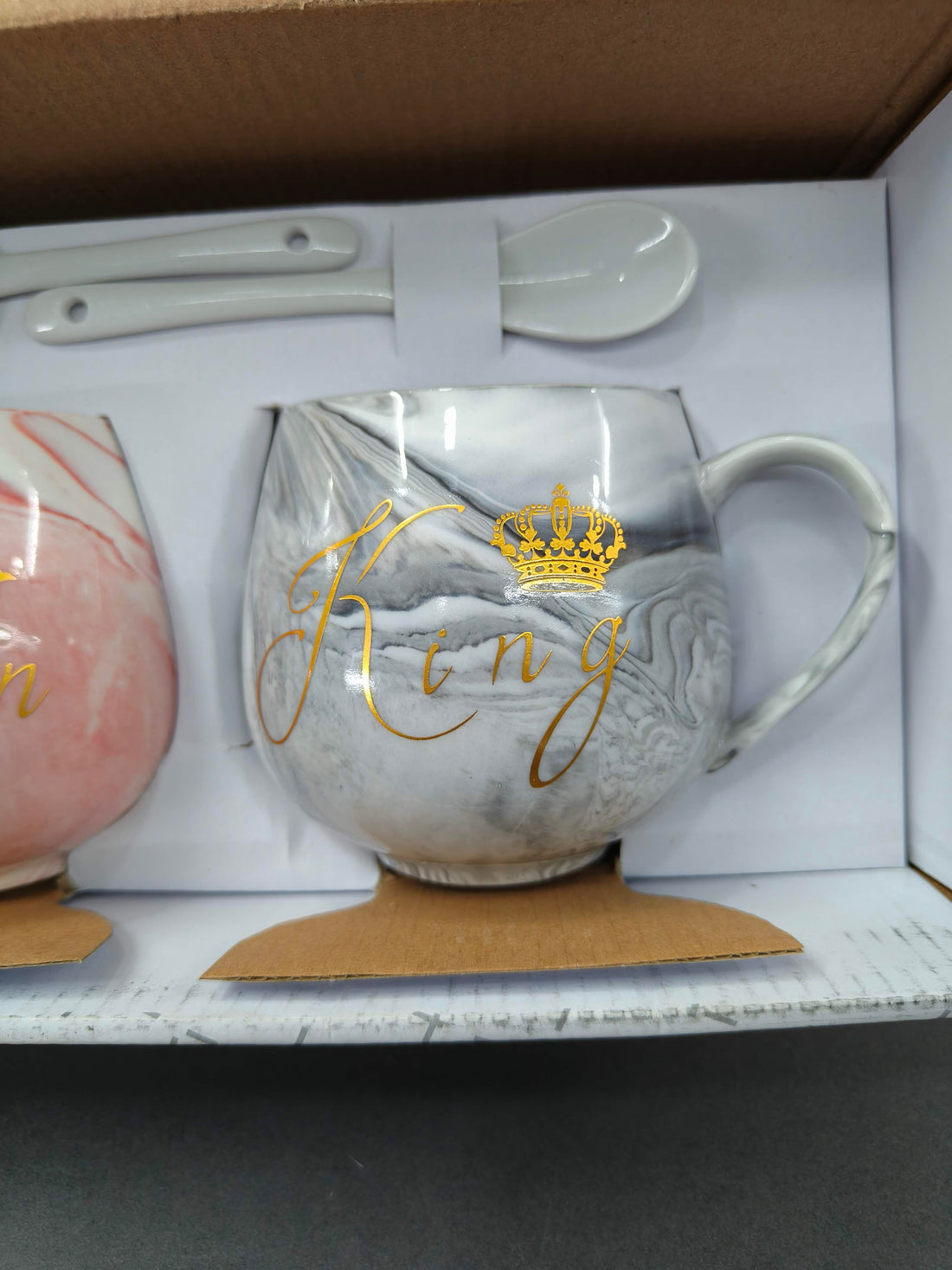 Royal Crown King and Queen Ceramic Coffee Mugs Set with Gold Spoon | Grey and Pink Marble Pattern, Gold Crown Design  | Tea Coffee Mugs | Gift for Couple, Wedding, Anniversary, Friends | Set of 2