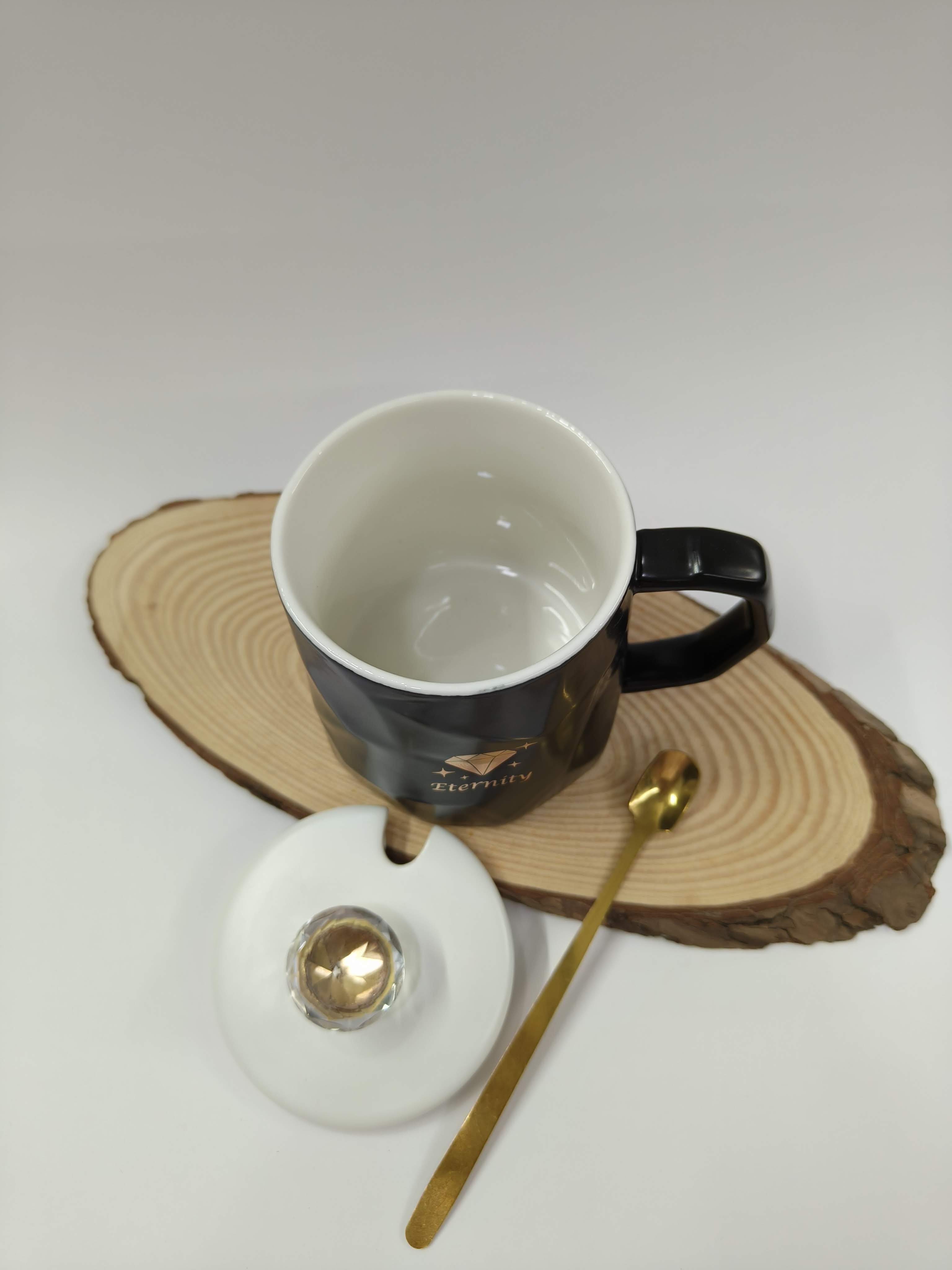 Classy Tea Coffee Ceramic Mug | Diamond Cut Valentine Mug with Diamond Lid and Golden Spoon - Set of 1