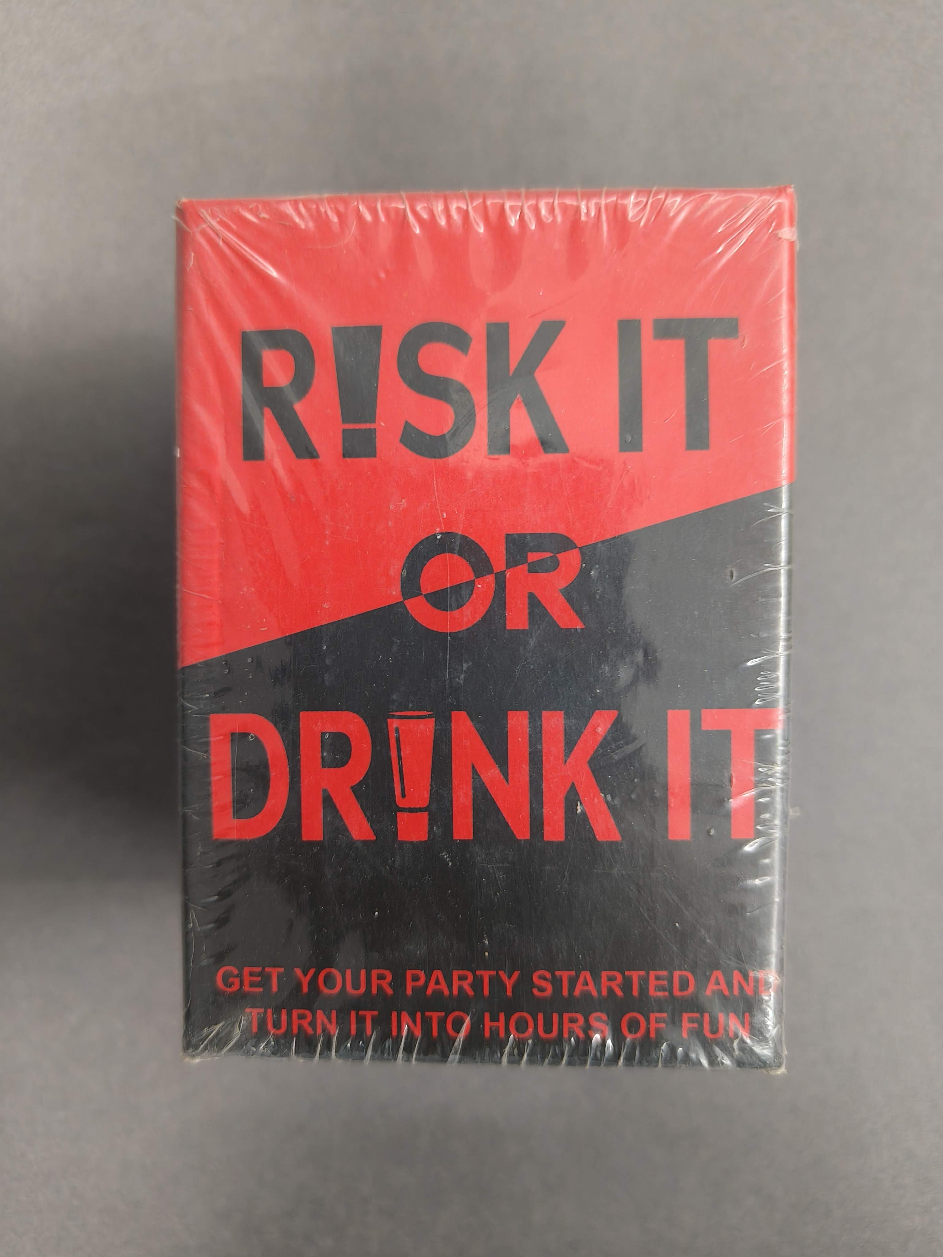 Risk It or Drink IT Card Game for Fun Drinking Game Parties : 150 Hilarious Dares & Questions for Adults | Game Night - Adult Cards for Party