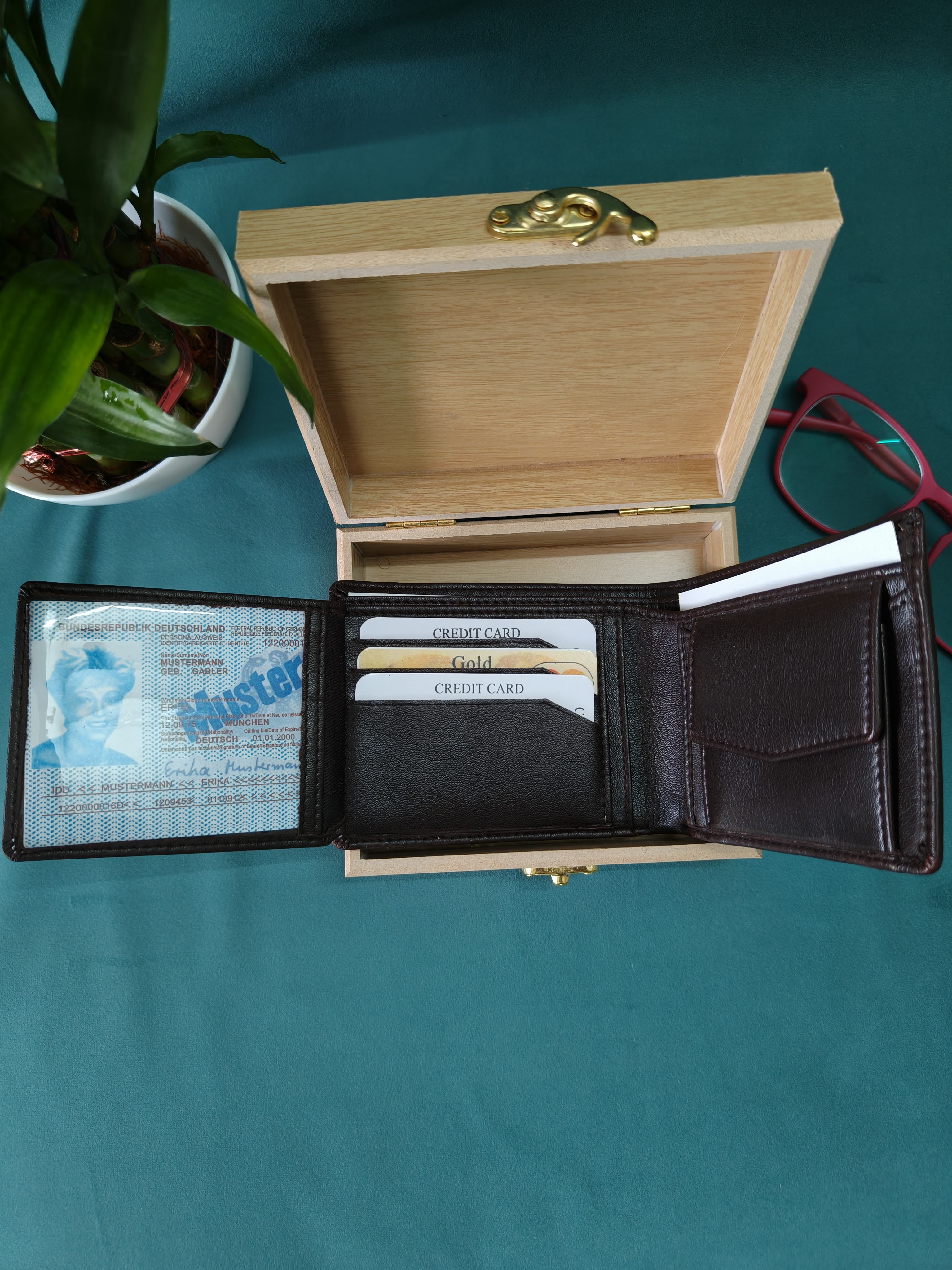 PU Leather Purse for Men | Wallets for Men | Gift for Men | Wallet with Wooden Case | Premium Leather Wallet with Wooden Case | Gift for Brother, Father, Husband, Friend, Colleague | Gift for Him