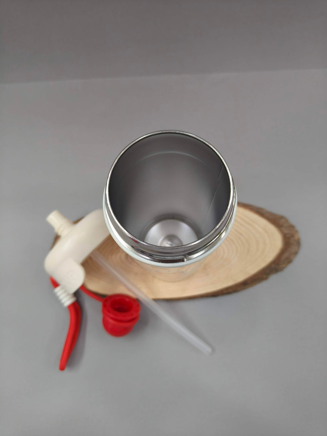 600 ml Stainless Steel Water Bottle For Kids | Leakproof Sipper Bottle With Straw | BPA-Free Drinking Water Bottle With Portable String for Handing or Holding | Easy to Carry for Girls & Boys