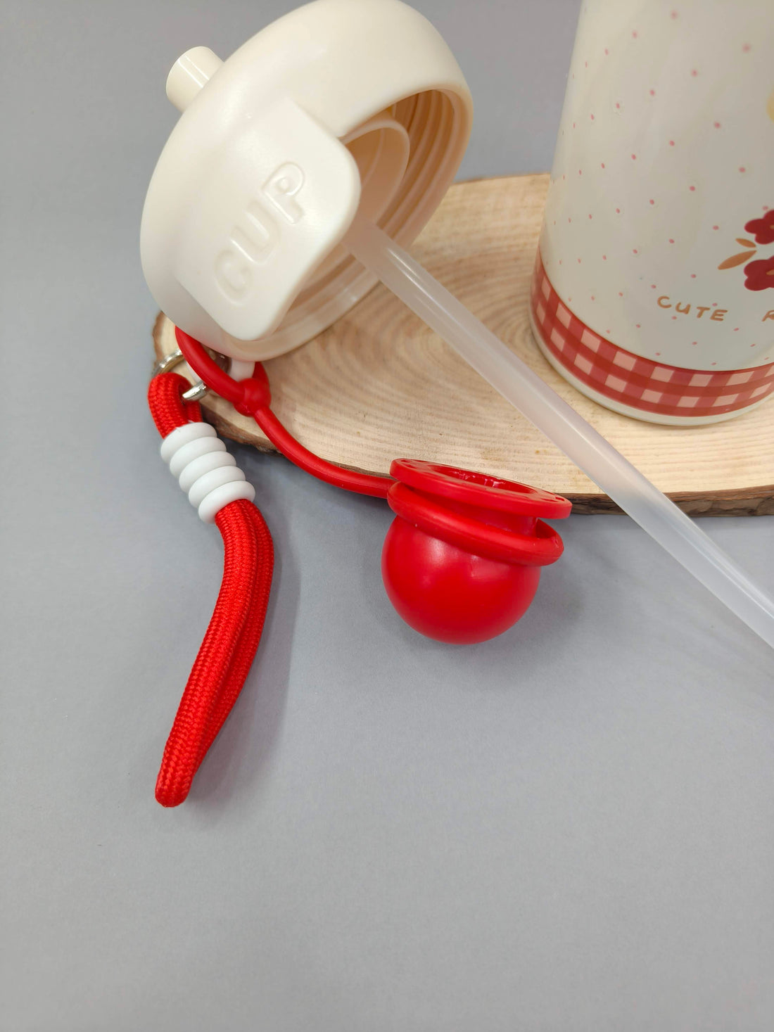 600 ml Stainless Steel Water Bottle For Kids | Leakproof Sipper Bottle With Straw | BPA-Free Drinking Water Bottle With Portable String for Handing or Holding | Easy to Carry for Girls & Boys