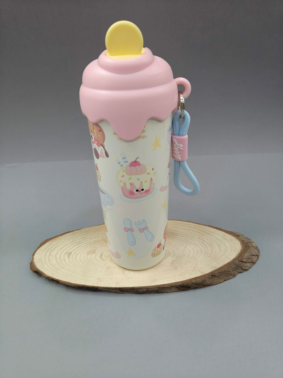 Stainless Steel Insulated Water Bottle For Kids | 600 ml Leakproof Sipper Bottle With Straw for Kids | BPA-Free Drinking Water Bottle With Portable Handle | Easy to Carry for Girls & Boys